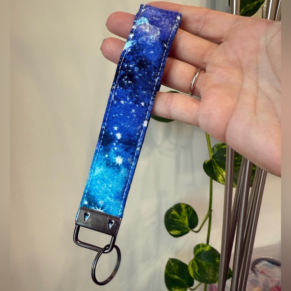 Taylor Swift inspired keychain wristlet purse accessory - Picture 3 of 3